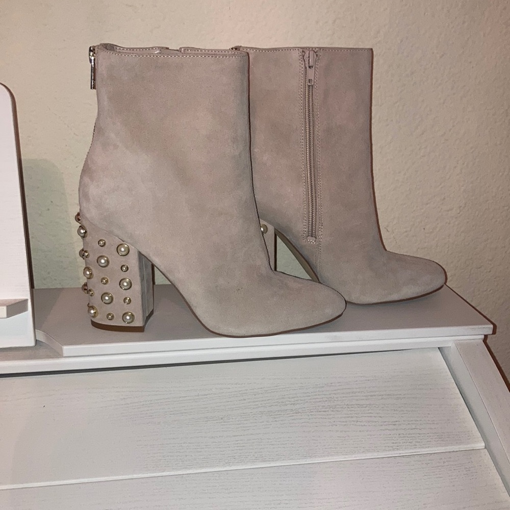 Nude/ pearl heel booties